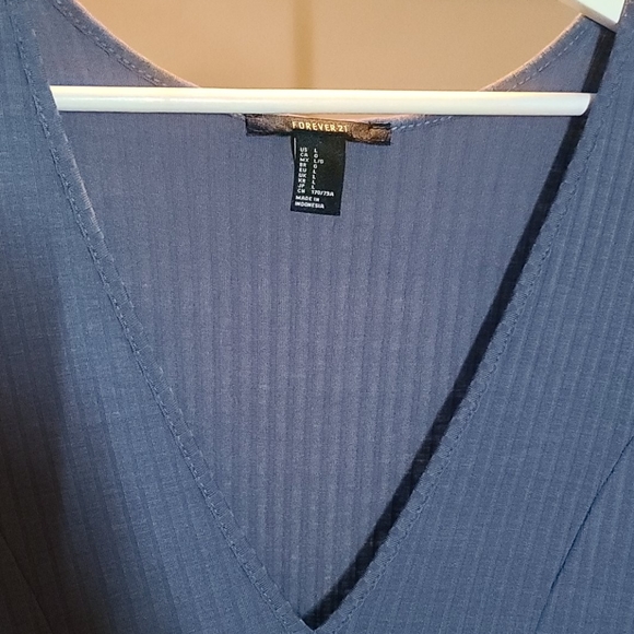 Dress - Picture 3 of 4